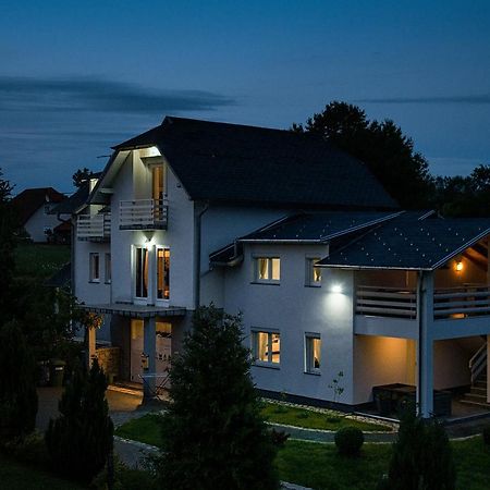Studio Apartments Kaya Čatrnja Eksteriør billede