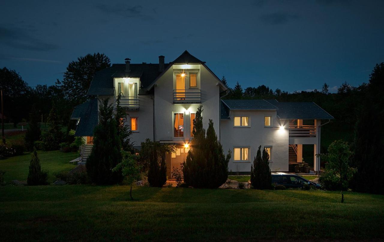 Studio Apartments Kaya Čatrnja Eksteriør billede