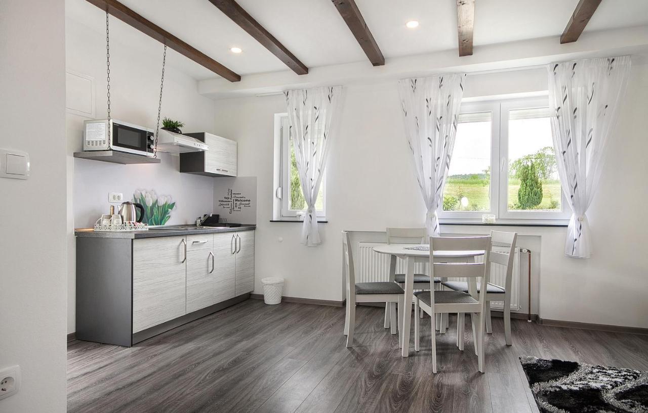 Studio Apartments Kaya Čatrnja Eksteriør billede