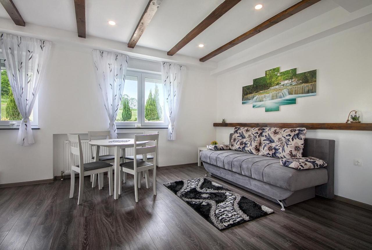 Studio Apartments Kaya Čatrnja Eksteriør billede