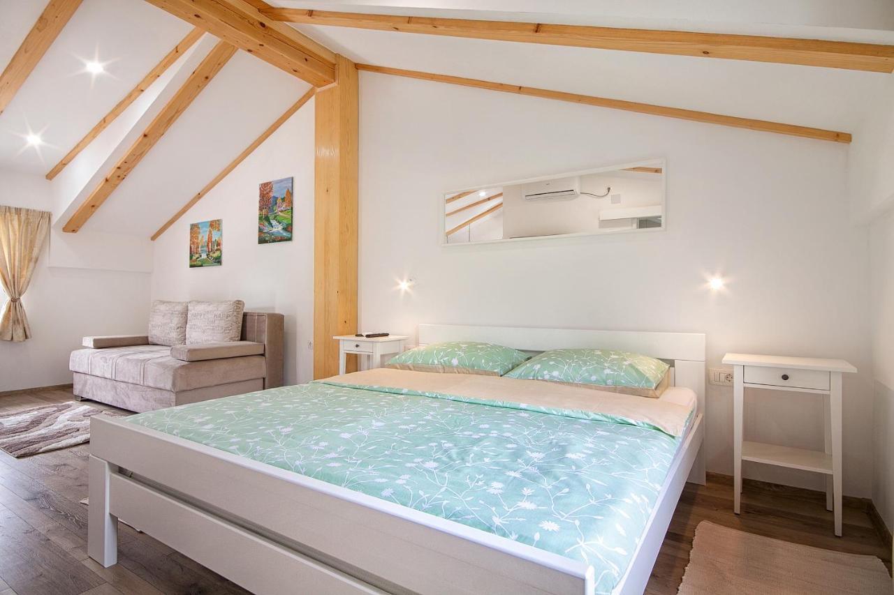 Studio Apartments Kaya Čatrnja Eksteriør billede